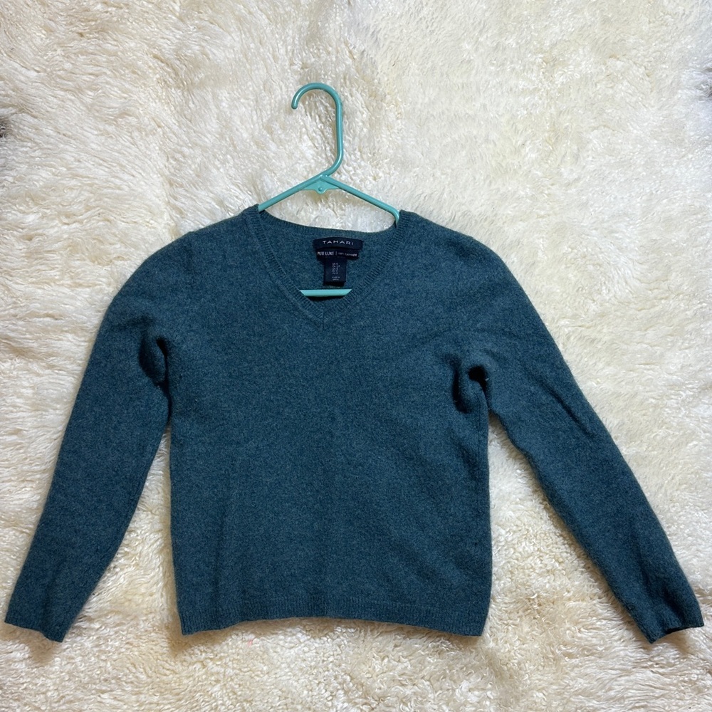 Tahari 100% Cashmere V-Neck Sweater